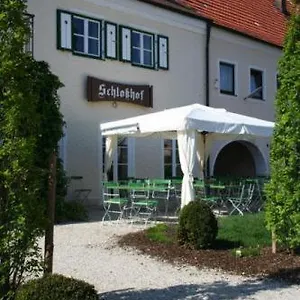 Schlosshof Anno 1743 Gasthof Wolnzach